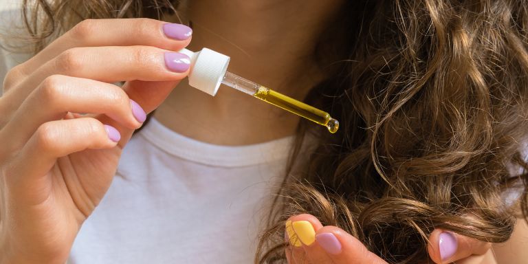 10 Benefits of Hemp Oil for Hair Health